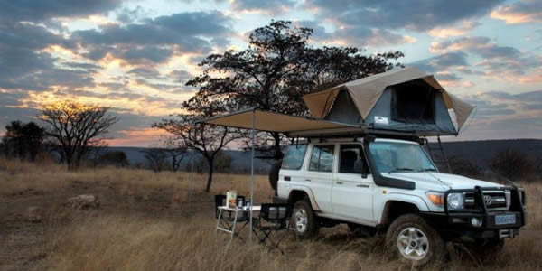 4x4 Landcruiser with Roof Tent